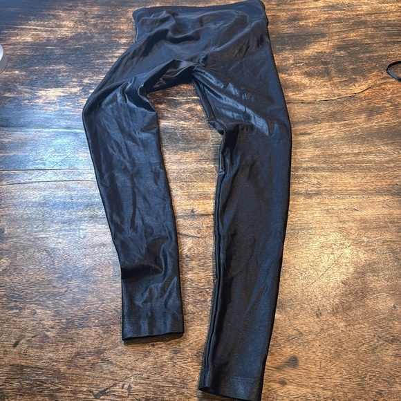 Koral Lustrous High Rise Legging – Black shiny size extra smalll - Picture 6 of 9